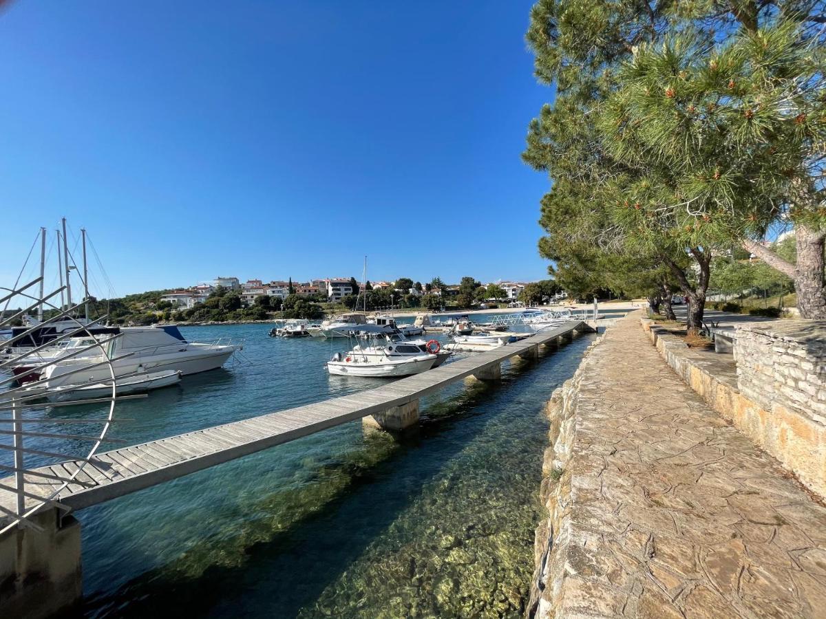 Colibri-Design&Beach Appartement Mit 40M2 Terrasse Und 2 Sups Pjescana Uvala Esterno foto
