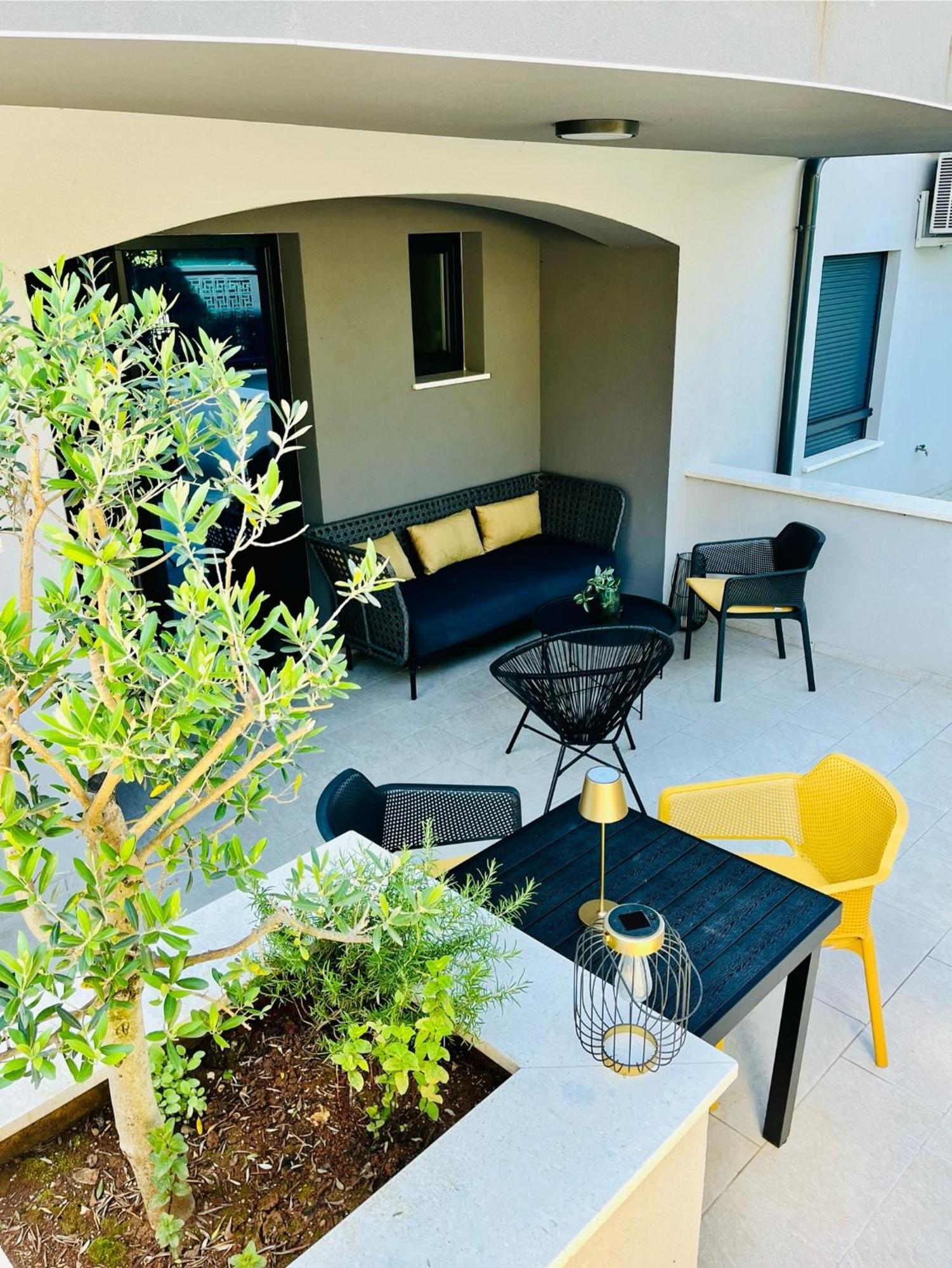 Colibri-Design&Beach Appartement Mit 40M2 Terrasse Und 2 Sups Pjescana Uvala Esterno foto